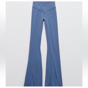 Offline by Aerie Crossover Flare Leggings Size L - Marbled Blue
